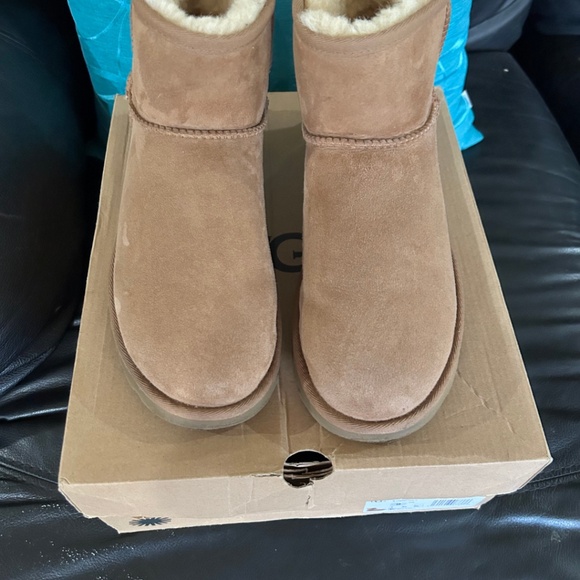 UGG - Women's Classic Mini II - Picture 1 of 5